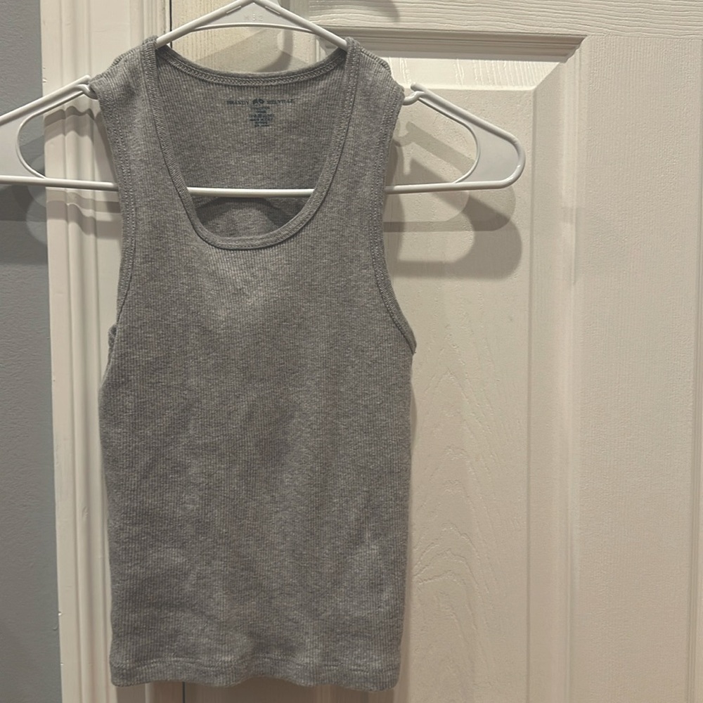 brandy melville tank top color